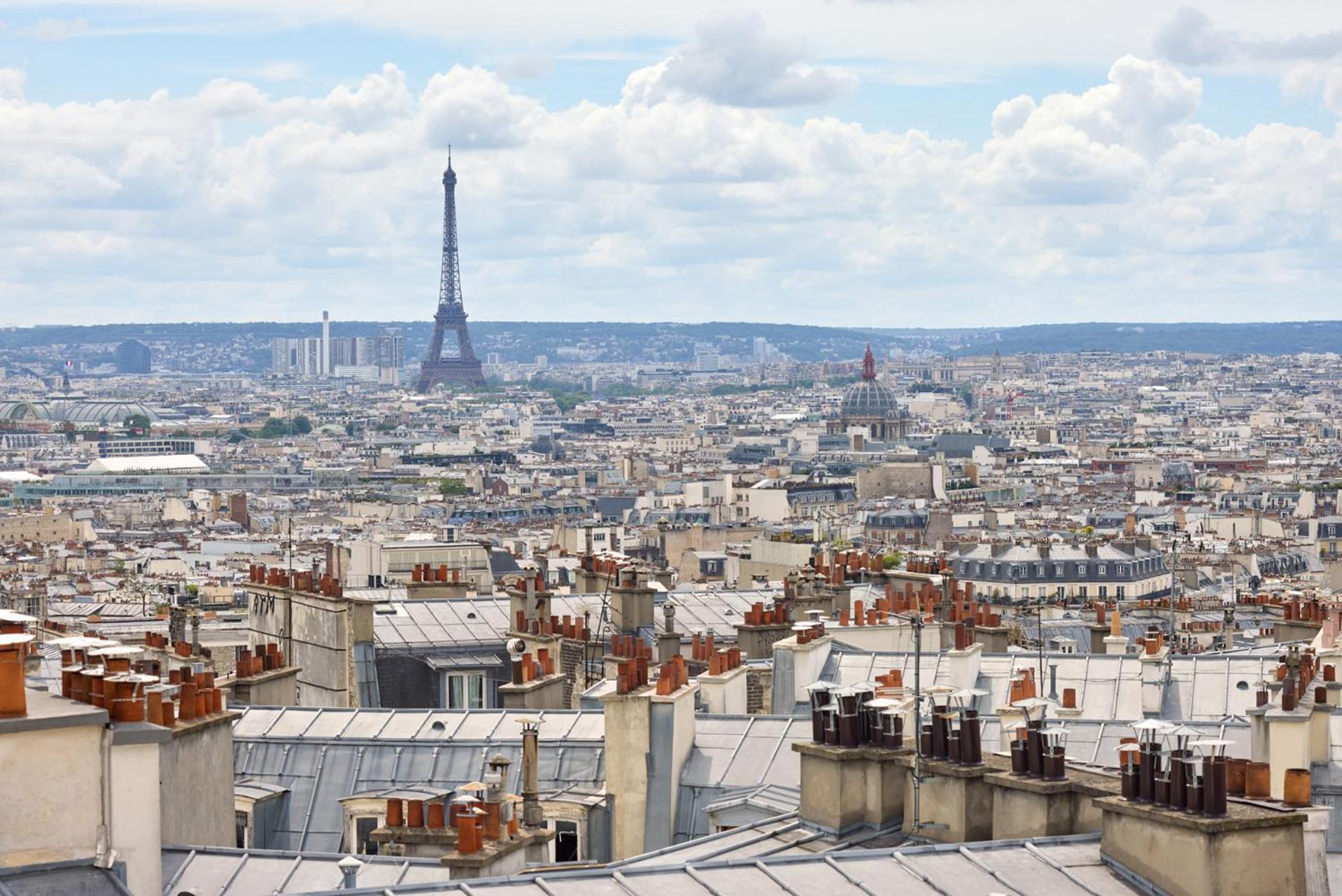 Superior Triple Room Balcony Eiffel Tower Sacre Coeur View